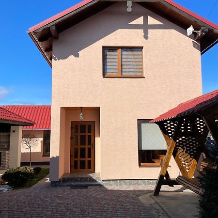 Azaliya Villa Lazeshchyna Dış mekan fotoğraf